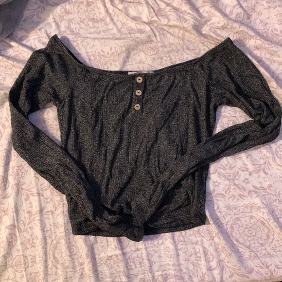 Active USA Tops - Active Usa long sleeve black crop top